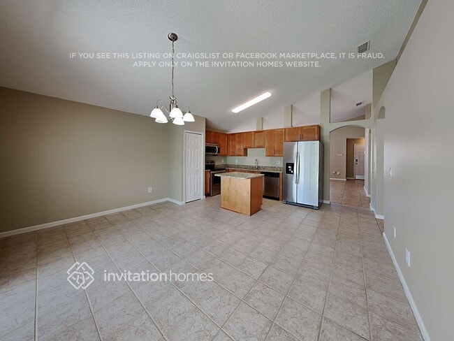 2800 Falcon Crest Pl