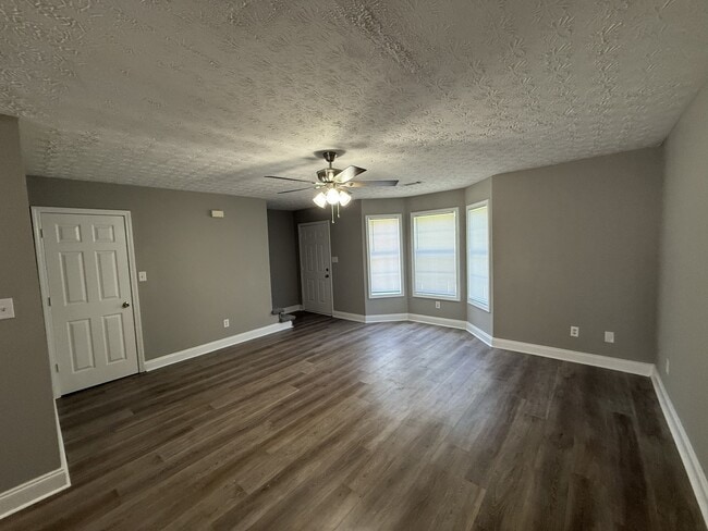Photo - 233 Westchester Cir