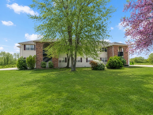 Building Photo - 2893 Crystal Lake Dr Unit -1