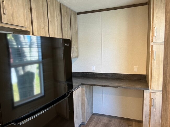 Photo - 39500 Warren Rd