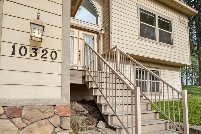 Photo - Beautiful Woodridge Home