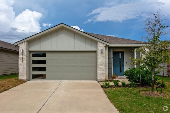 Building Photo - 3 Bedroom, 2 Bath in Midtown Subdivision C... Rental