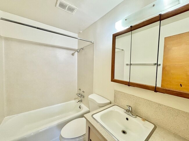 Photo - 1012 W Nickerson St Unit 1012