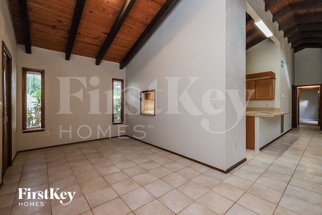 Photo - 2918 Deer Run N