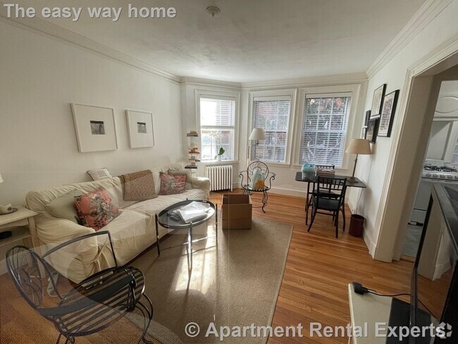 Building Photo - 77 Martin St Unit #5 Rental