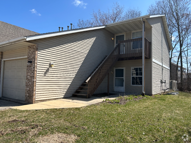 Building Photo - 5573 Tall Pines Pkwy Unit 2 Rental
