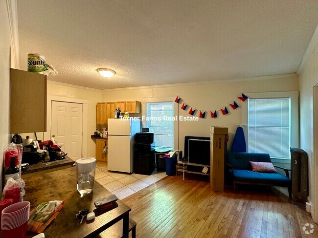 Building Photo - 27 Forest St Unit 1 Rental