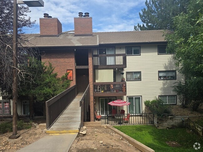 Building Photo - Fantastic Updated 2-Bedroom, 2-Bath Condo ... Unit 301E