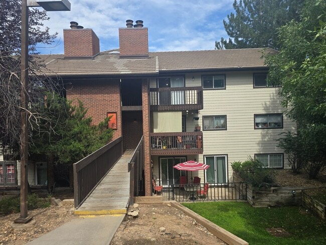 Building Photo - Fantastic Updated 2-Bedroom, 2-Bath Condo ... Unit 301E
