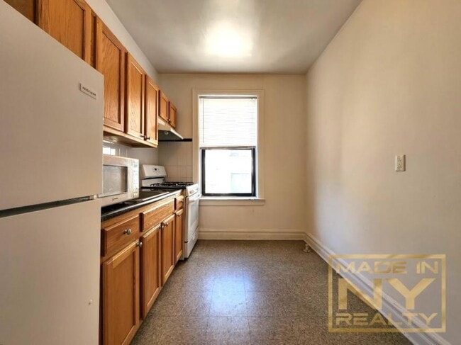 Building Photo - 1 bedroom in ASTORIA NY 11106 Unit D6