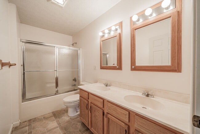 Photo - 717 Naomi St Unit 717 C