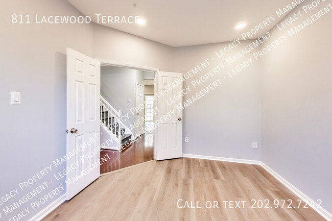 Photo - 811 Lacewood Terrace