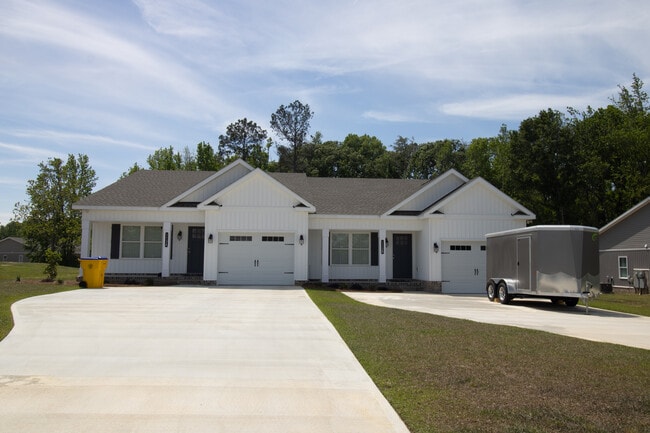 Building Photo - 113 Woodsedge Dr
