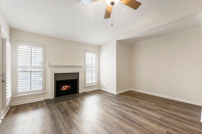 Photo - 210 Granville Ct