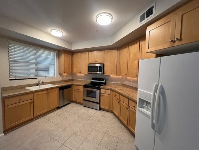 Photo - 800 N 8th St