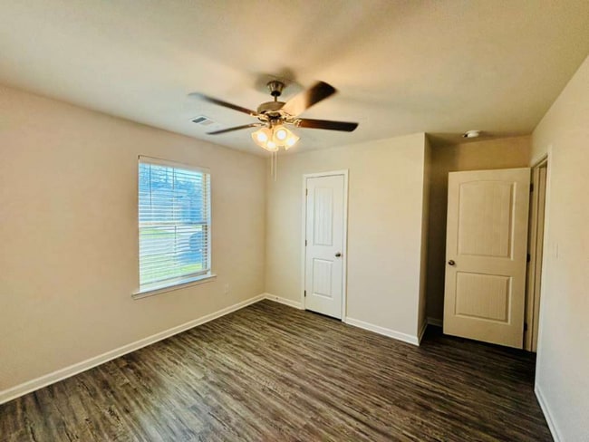 Photo - 24359 Dawson Ct