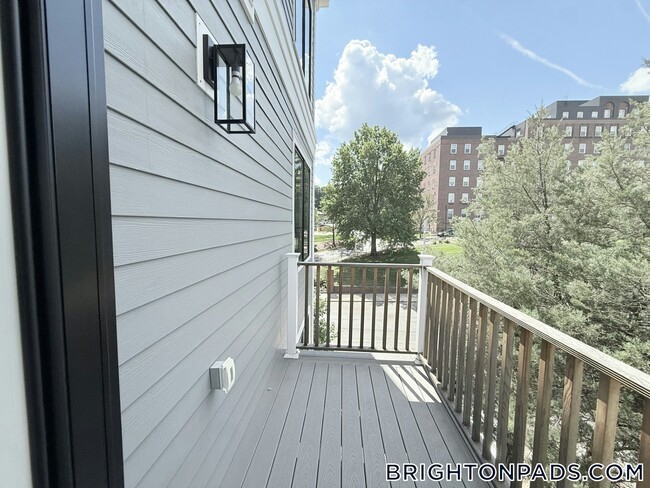 104-106-106 Warren St Unit 5