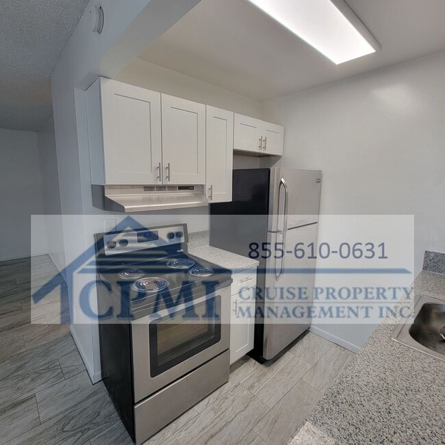 Photo - 2220 Hayes St