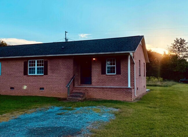 Building Photo - 188 Pine Grove Rd