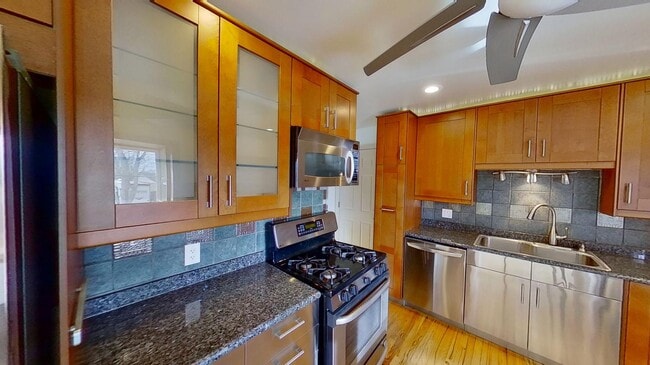 Photo - Beautiful Lakewood ranch-style home near Jackson Park