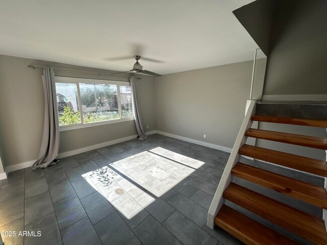 Photo - 2927 E Fairmount Ave