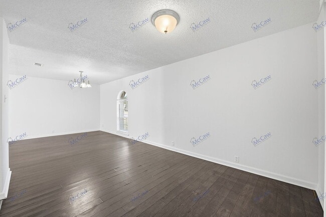 Photo - 1736 Brown Trail