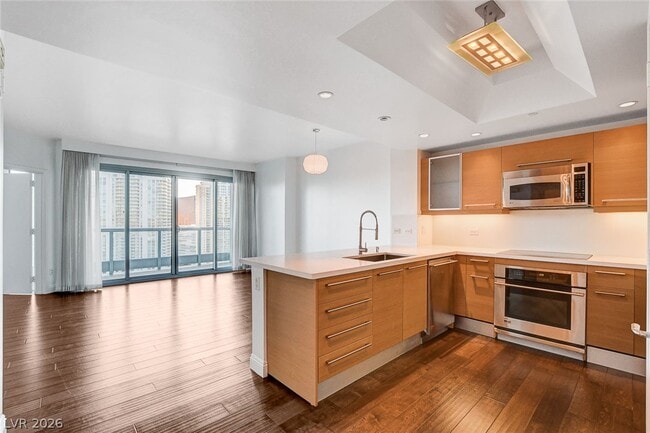 Building Photo - 222 Karen Ave Unit 2705