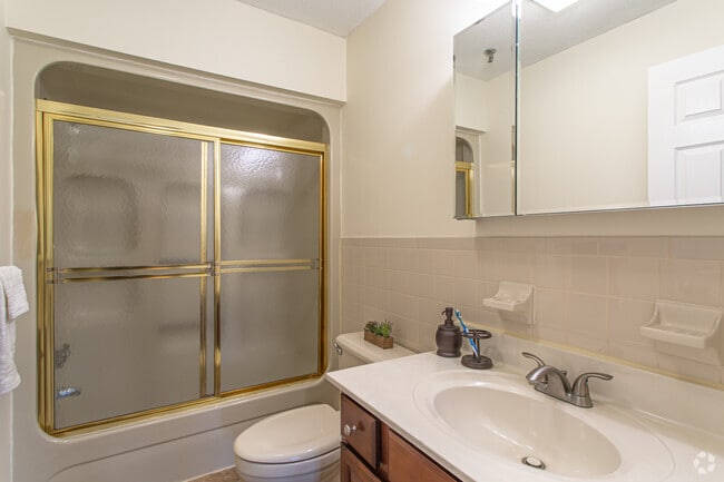 2HAB Luxury /1.200 ft², cuarto de baño - Regency Place Apartments