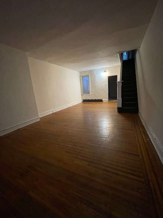 Photo - 840 E Westmoreland St