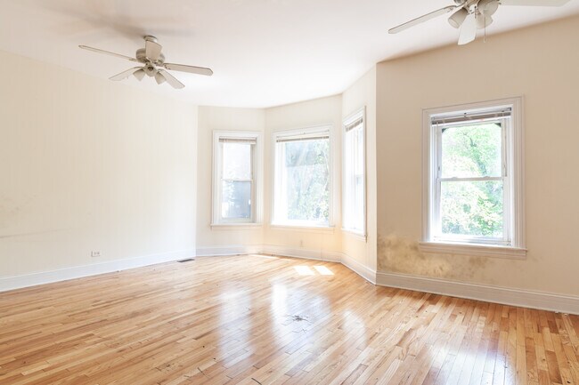 Photo - 3814 N Sheffield Ave Unit 1
