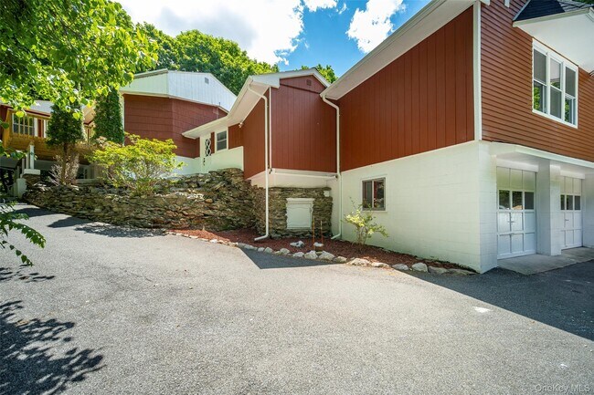 Photo - 219 Benedict Rd