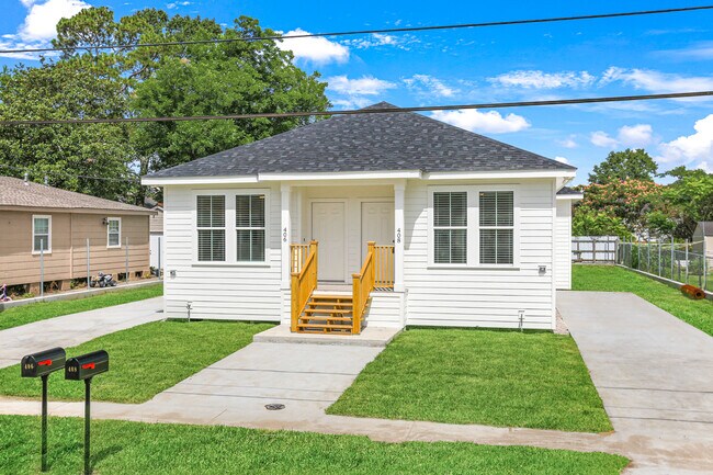 Building Photo - 406 Community St