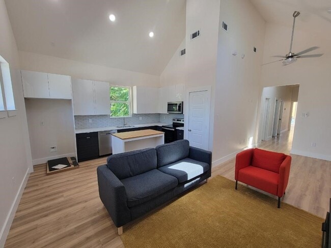 Photo - 7614 Avenue L