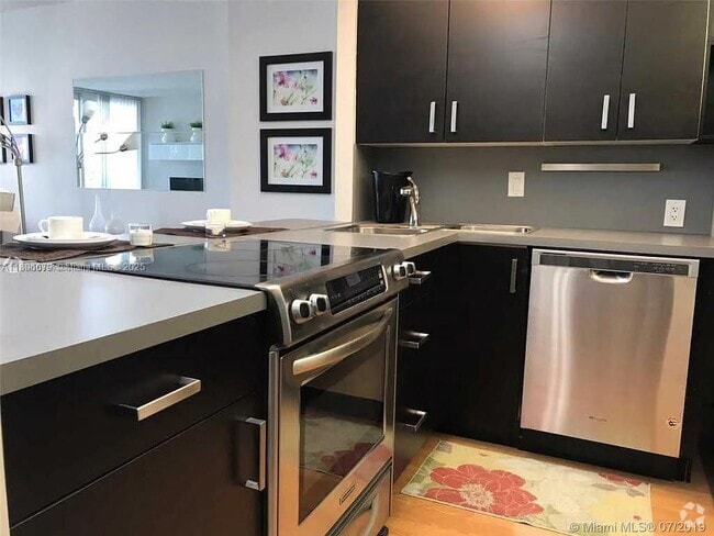 Building Photo - 100 Bayview Dr Unit 302 Rental