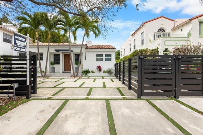 Photo - 1544 Michigan Ave