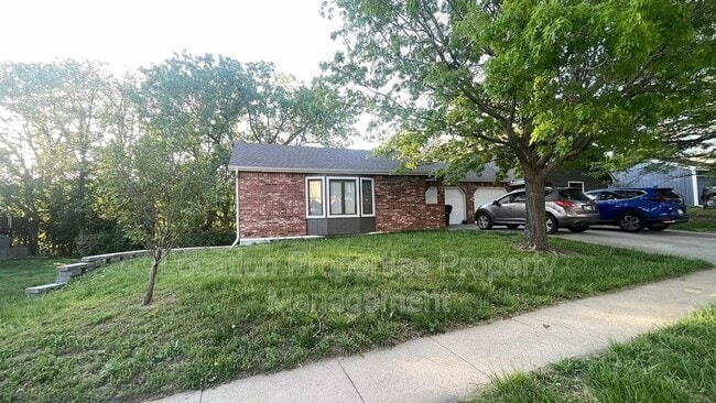 Building Photo - 2824 University Dr