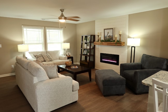 Photo - 212 Tuscany Cir