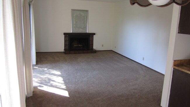 Sample Unit - 27320 Manon Ave Unit 27