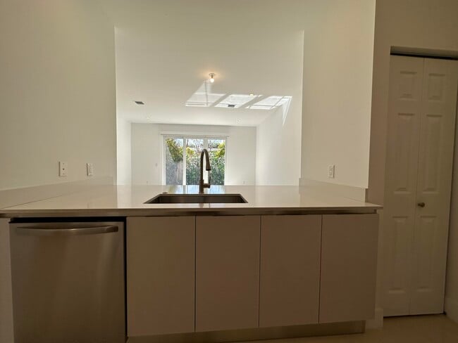 Photo - 815 NE 17th Ave