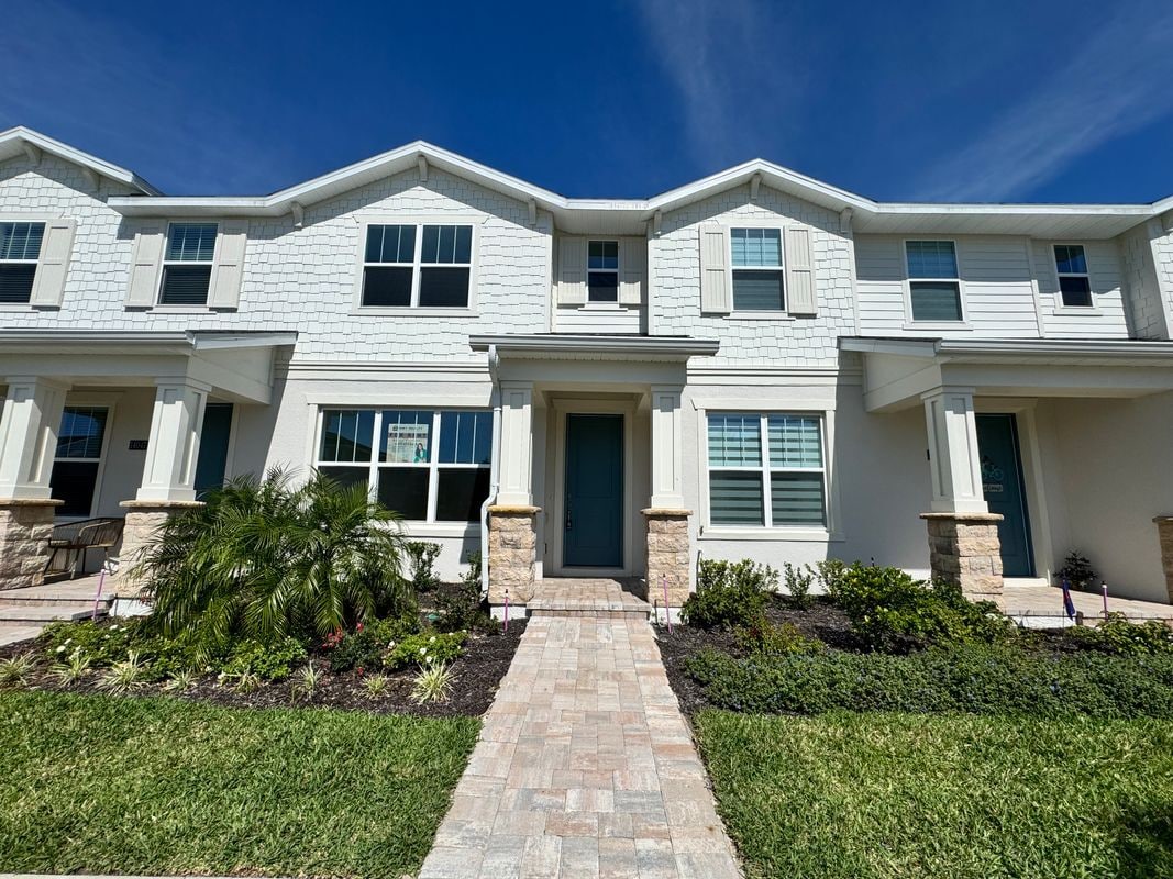 Photo - 14043 Lochend way