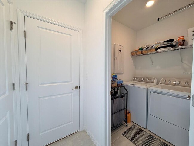 Photo - 5750 Le Marin Wy