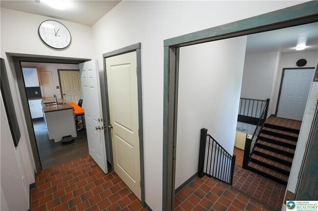 Photo - 335 Walnut Dr Unit 1