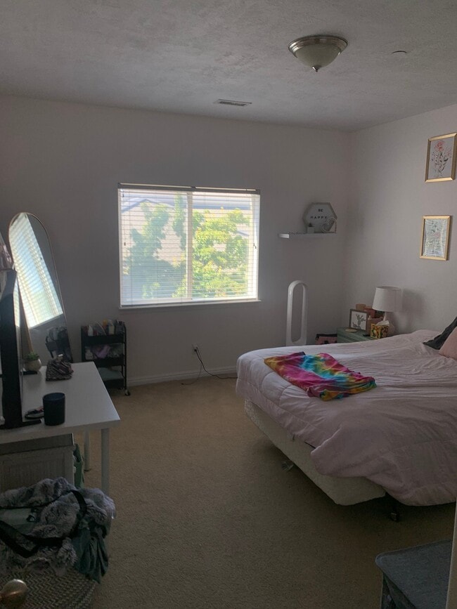 1931 N Canyon Rd Unit 219
