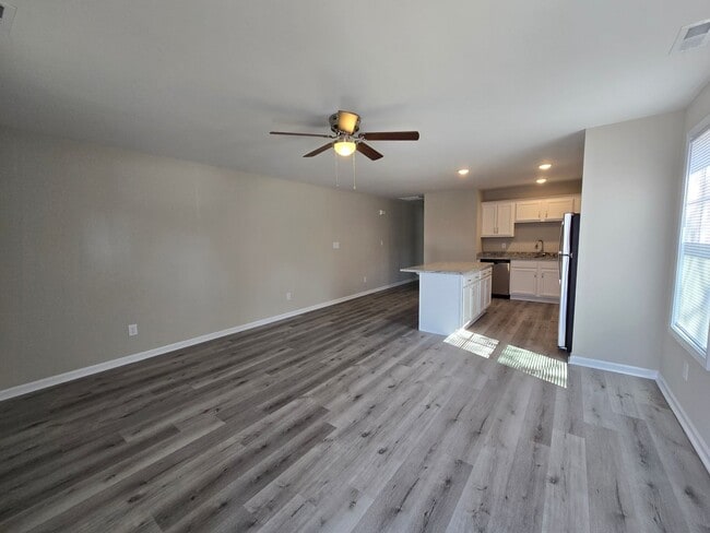 Photo - 131 S 6th St