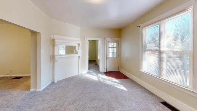 Building Photo - 4 Bed 2 Bath Single Family Home for Rent i...