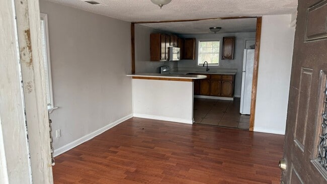 Photo - 2100 Patch St