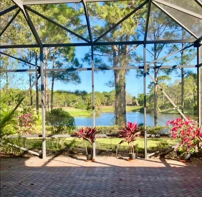 Photo - 9400 Briarcliff Trace House