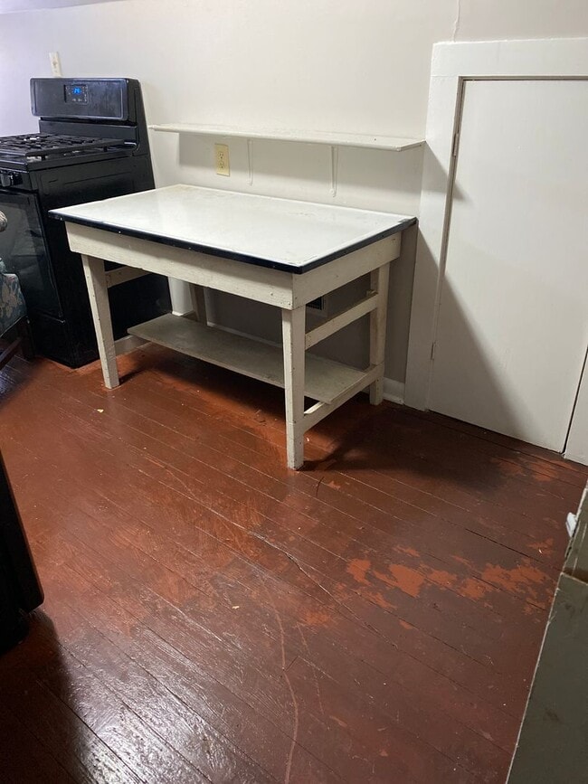 Photo - 213 W Hickman St Unit 213 W. Hickman St C(Upstairs Around Back)