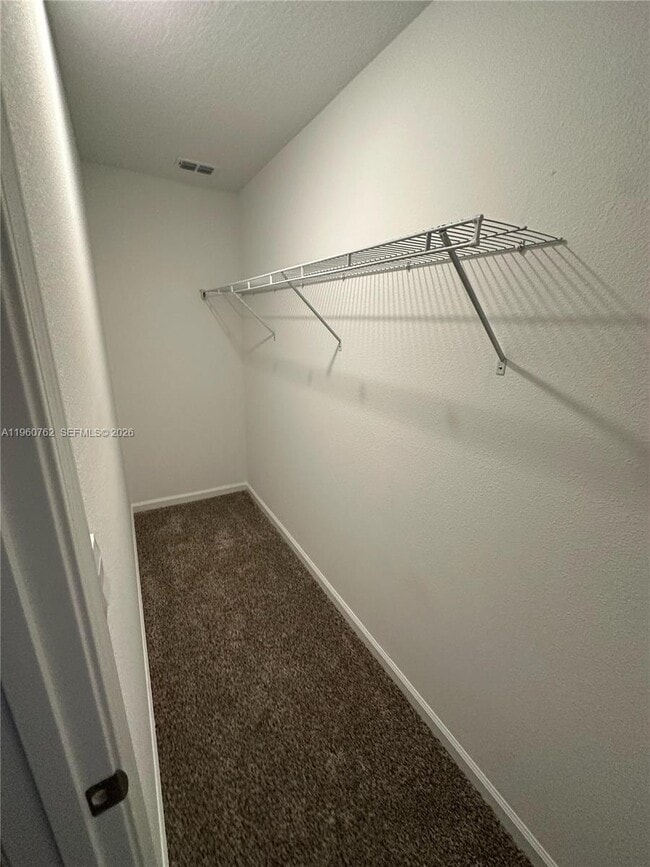 Photo - 235 Sage Br St