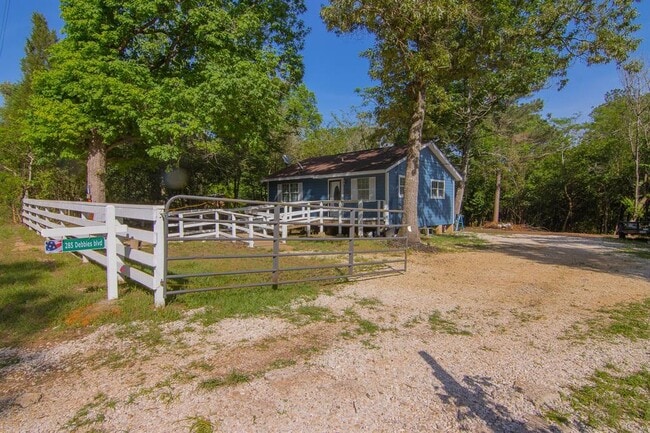 Photo - 285 Debbies Blvd